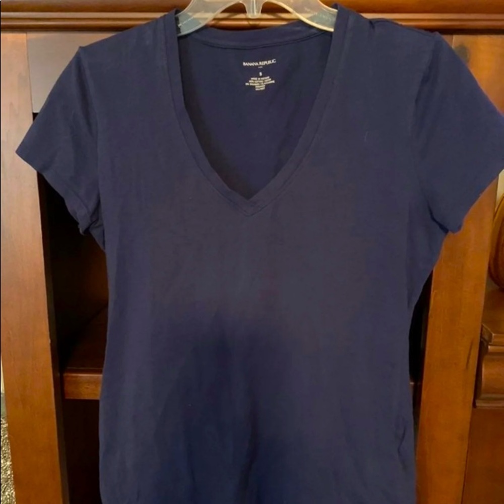 Banana Republic ladies small v-neck short sleeve top